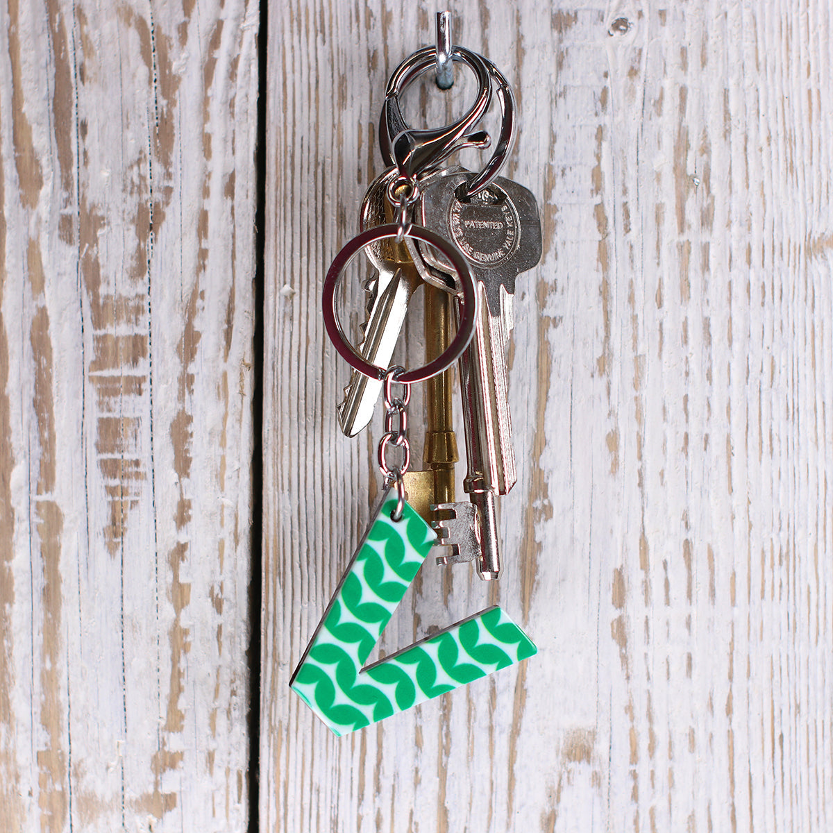 Keyring "V"