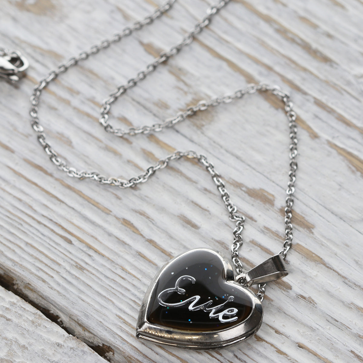 PML075 - Personalised Mood Locket - Evie